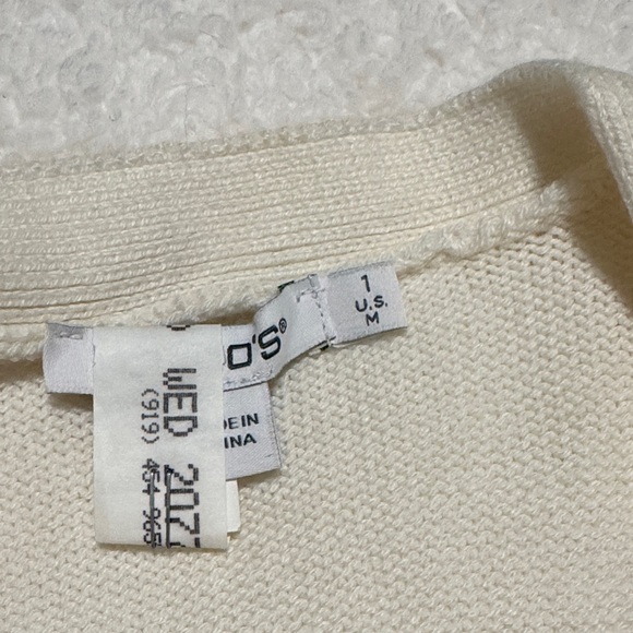 Chico’s Elegant Long and Soft Cream Sweater with Faux Fur Accents - Picture 5 of 6